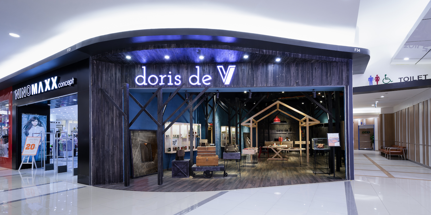 DORIS DE V